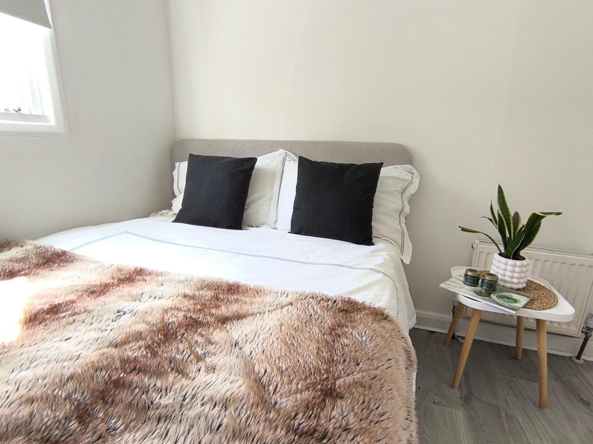 Bright Chiswick Apartment - Great Location London Exterior photo